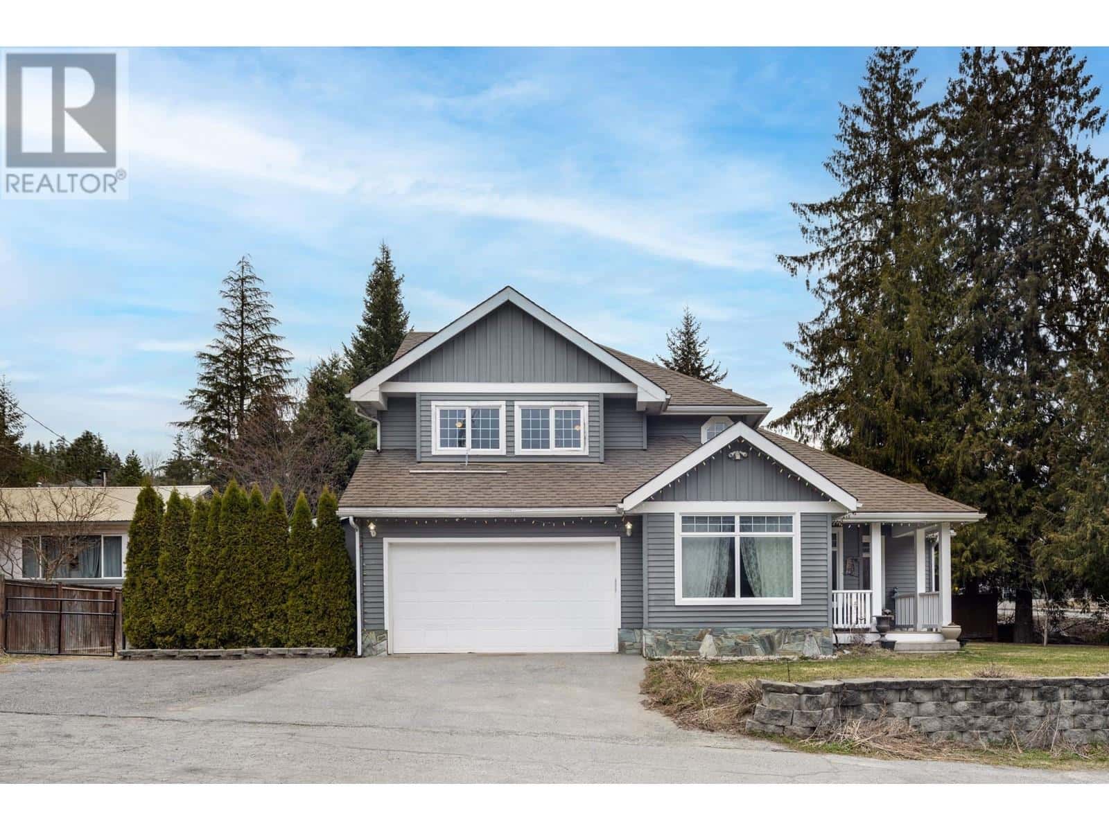 7443 DOGWOOD STREET — Pemberton, British Columbia - Photo 2 of 29