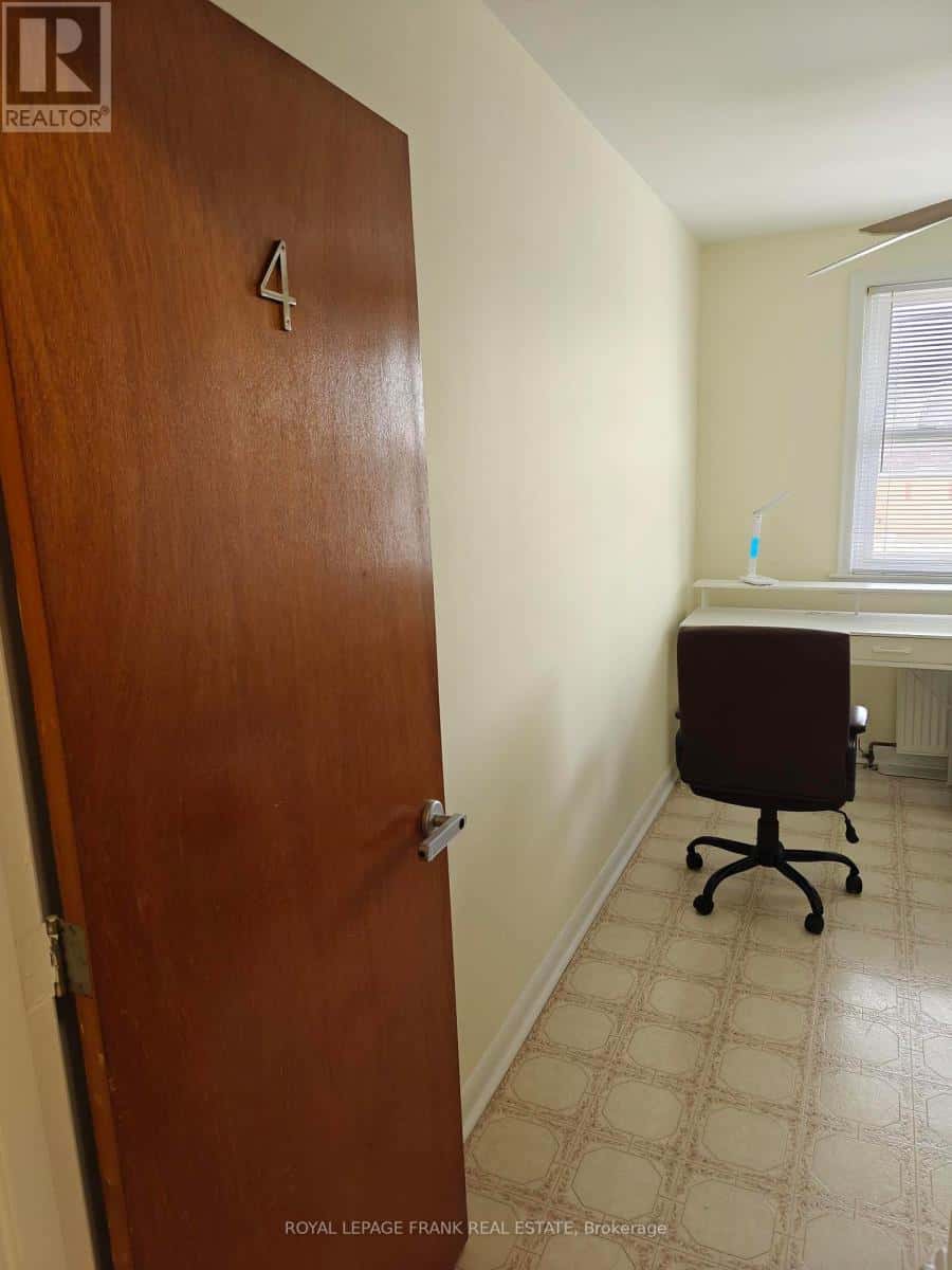 ROOM #4 - 374 CENTRAL PARK BOULEVARD S — Oshawa (Central), Ontario - Photo 2 of 17