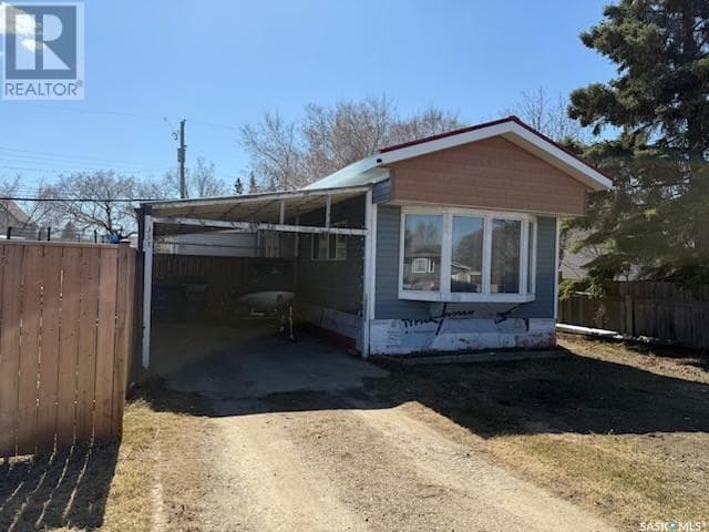 351 30th STREET — Battleford, Saskatchewan - Main photo