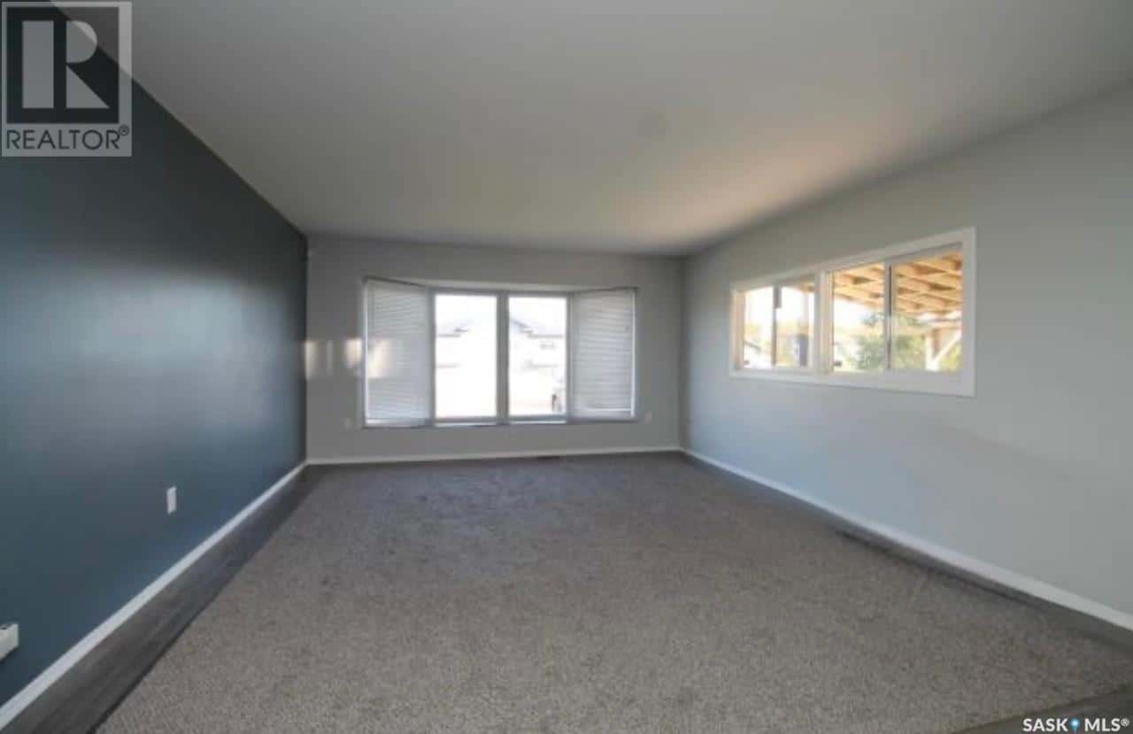 351 30th STREET — Battleford, Saskatchewan - Photo 4 of 13