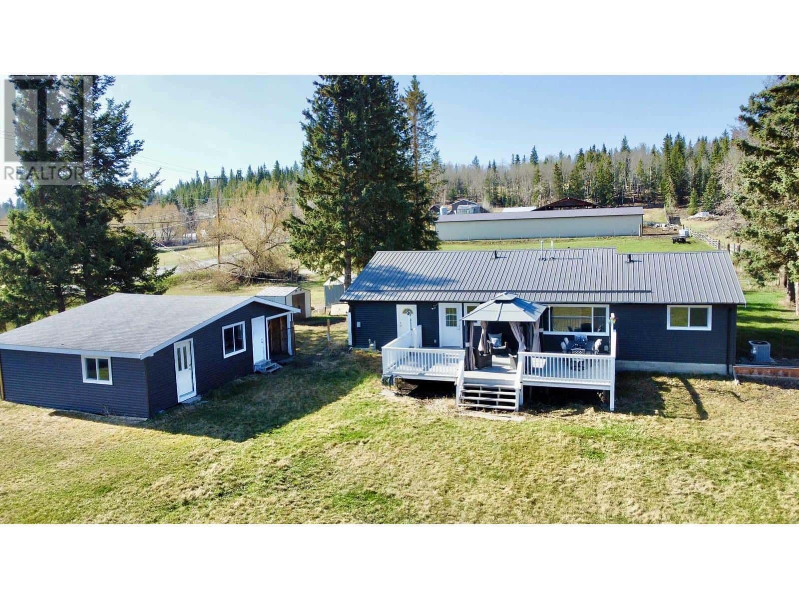 6007 WALNUT ROAD — Horse Lake, British Columbia - Photo 4 of 39