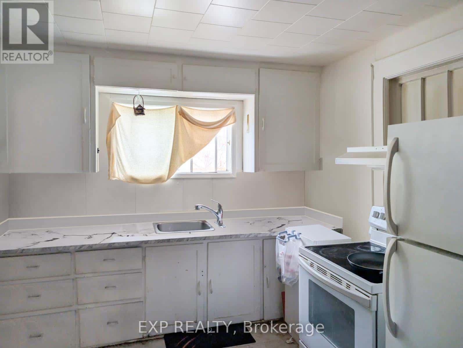 111 TAYLOR AVENUE — Kirkland Lake (KL & Area), Ontario - Photo 2 of 11