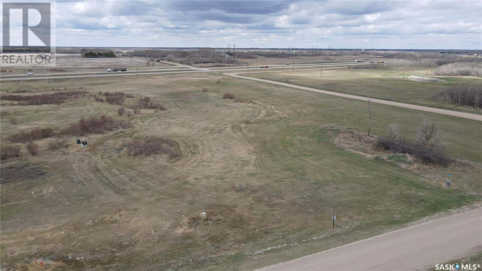 1 South Country LANE — Dundurn Rm No. 314, Saskatchewan - Photo 3 of 9