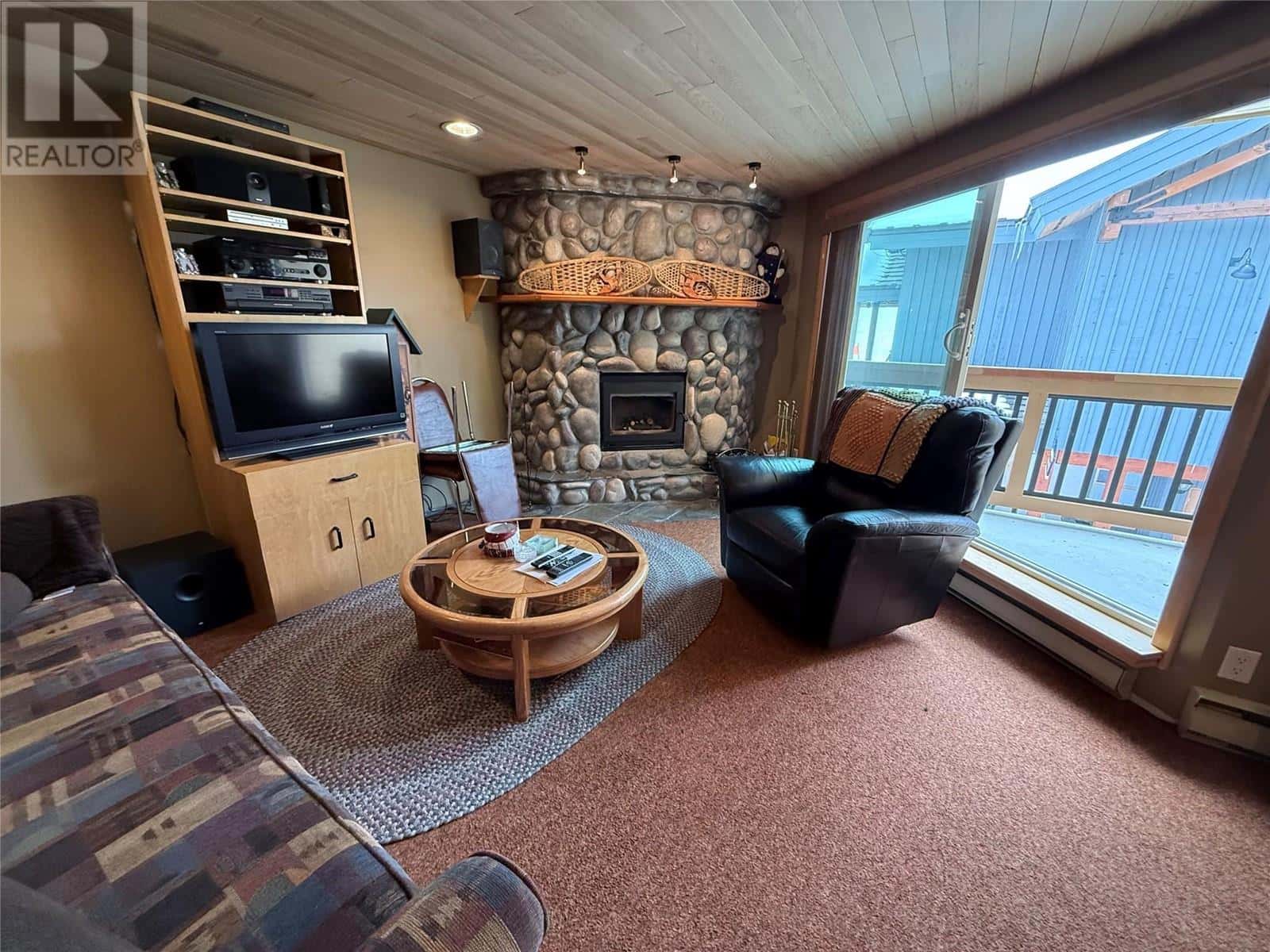 330 Strayhorse Road Unit# 205 — Apex Mountain, British Columbia - Photo 5 of 33