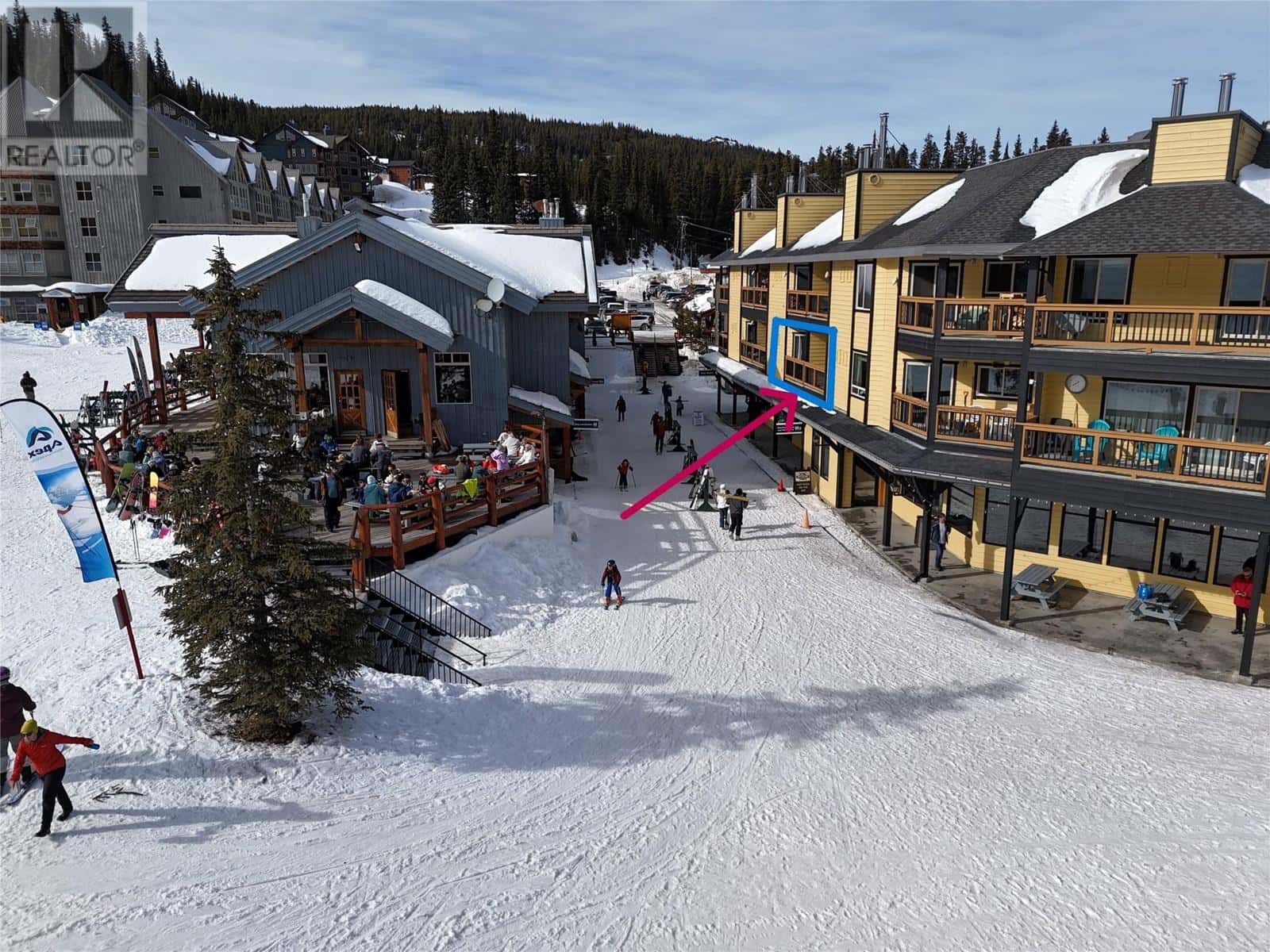 330 Strayhorse Road Unit# 205 — Apex Mountain, British Columbia - Photo 3 of 33