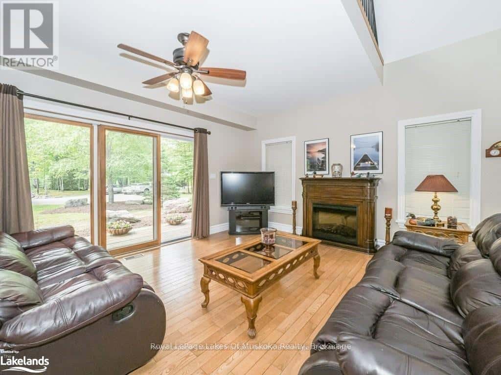 Bracebridge (Draper), Ontario — Bracebridge (Draper), Ontario - Photo 2 of 72