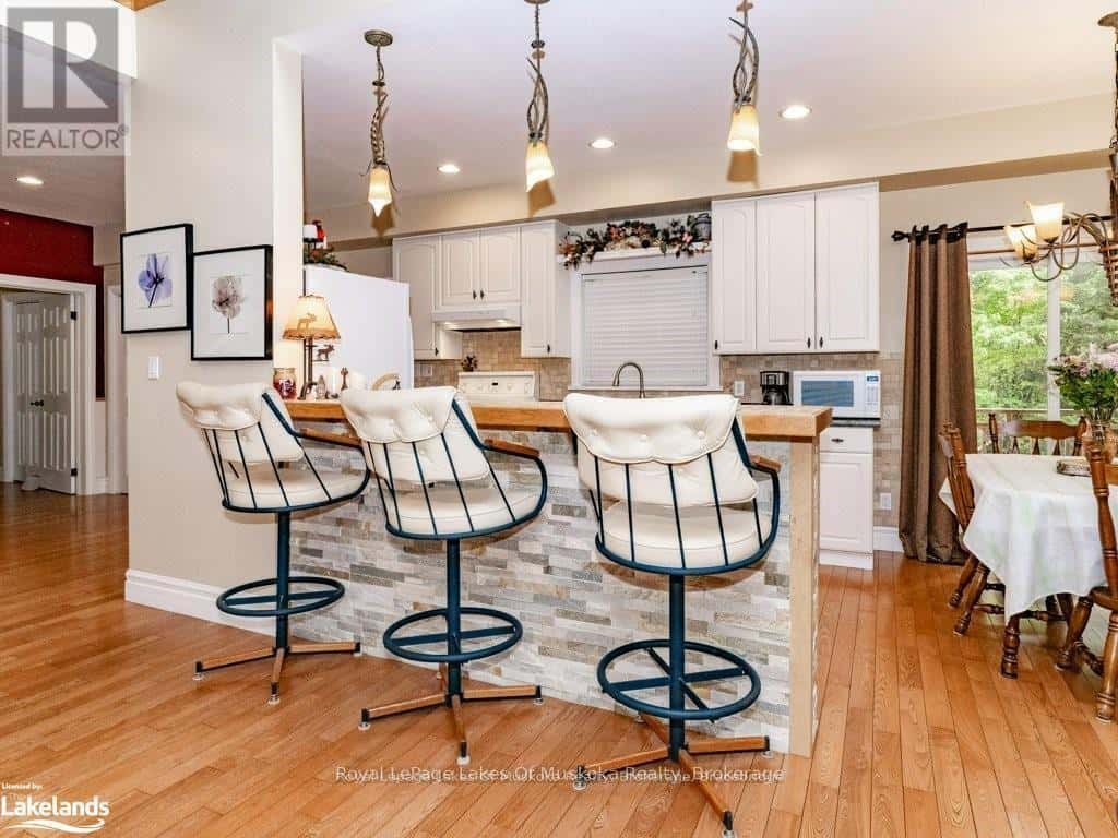 Bracebridge (Draper), Ontario — Bracebridge (Draper), Ontario - Photo 5 of 72