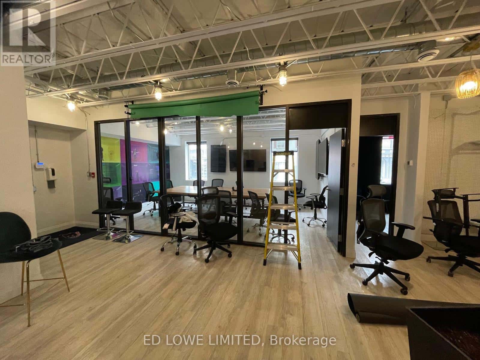 200 - 91 DUNLOP STREET E — Barrie (Lakeshore), Ontario - Photo 4 of 11