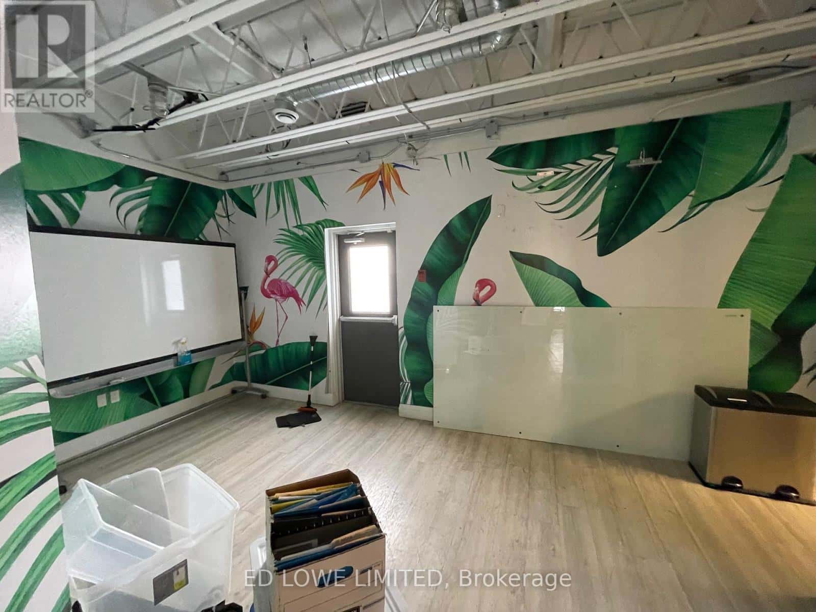 200 - 91 DUNLOP STREET E