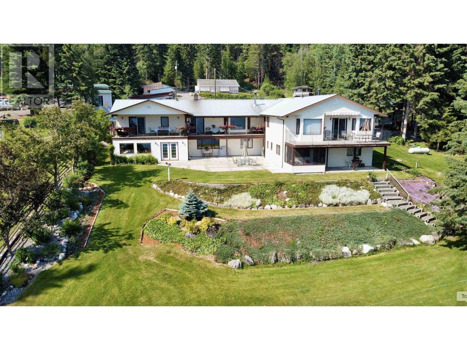 5790 TIMOTHY LAKE ROAD — Lac La Hache, British Columbia - Photo 2 of 40