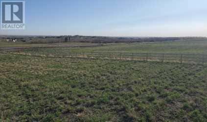 48029 295 Avenue E — De Winton, Alberta - Photo 3 of 5