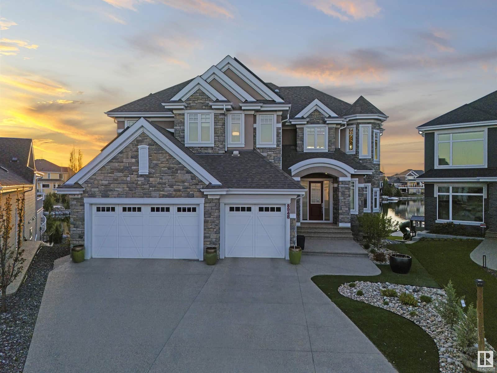 8948 20 AV SW - Photo 2 of 73, Edmonton, Alberta