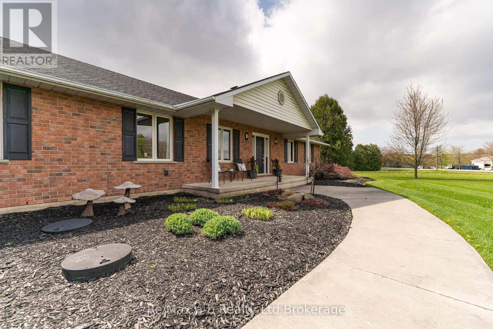 10884 PLANK ROAD — Bayham, Ontario - Photo 4 of 41