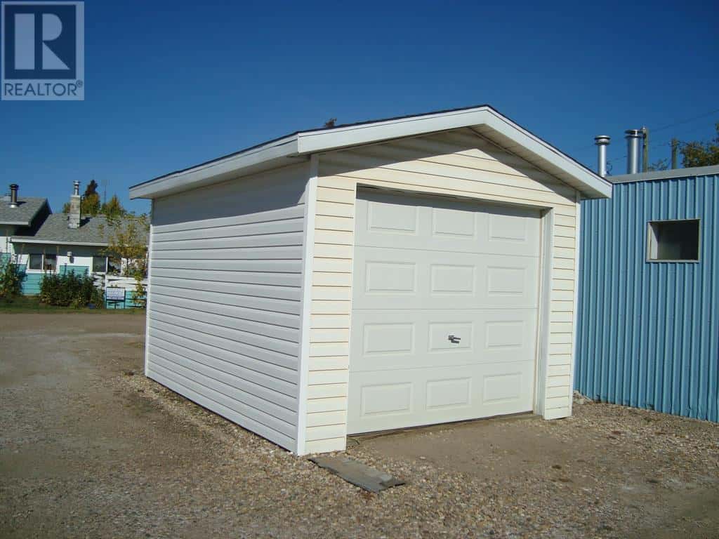 Trochu, Alberta — Trochu, Alberta - Photo 4 of 16