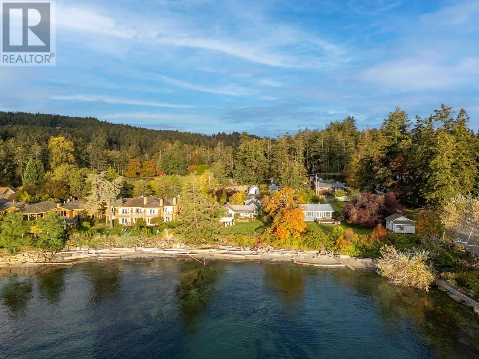 105 MADRONA ROAD — Galiano Island, British Columbia - Photo 2 of 31