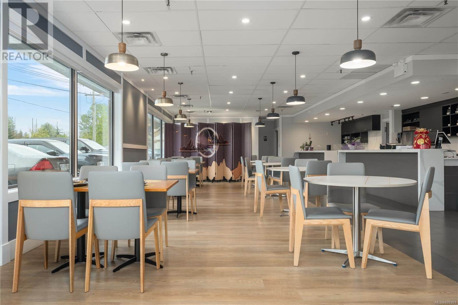 1 2220 Bowen Rd - Photo 4 of 20, Nanaimo, British Columbia