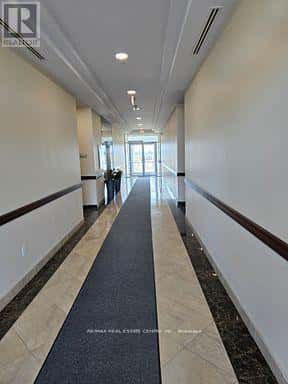 Mississauga (Gateway), Ontario — Mississauga (Gateway), Ontario - Photo 2 of 13