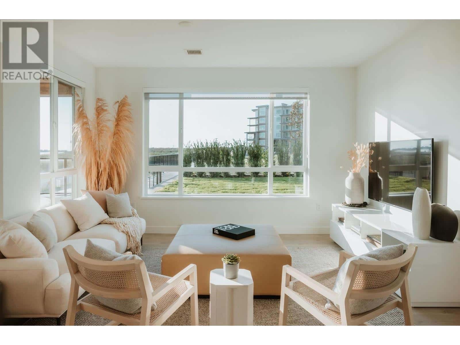 209 2463 RABBIT DRIVE — Tsawwassen, British Columbia - Photo 2 of 18