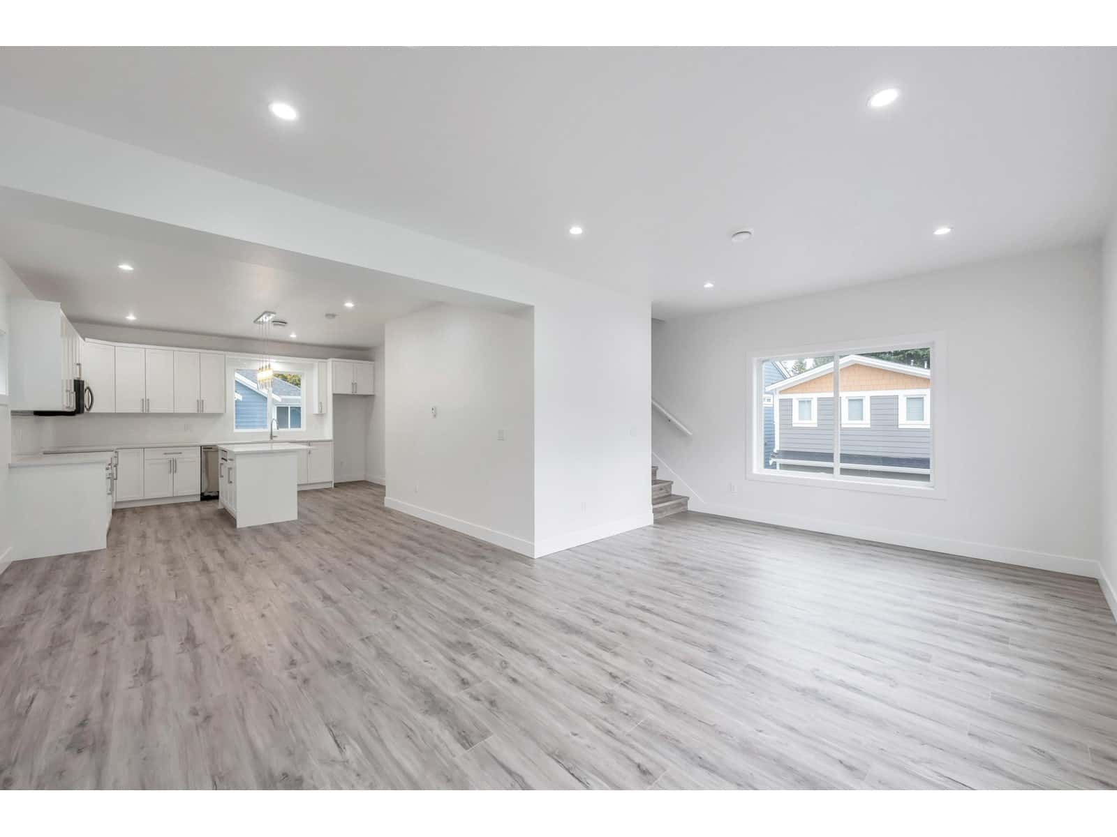 34 750 HOT SPRINGS ROAD STREET, Harrison Hot Springs — Harrison Hot Springs, British Columbia - Photo 4 of 27