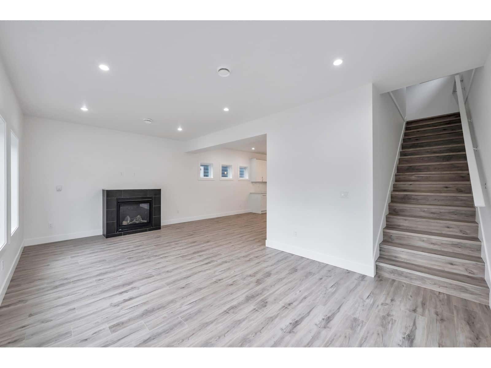 34 750 HOT SPRINGS ROAD STREET, Harrison Hot Springs — Harrison Hot Springs, British Columbia - Photo 5 of 27