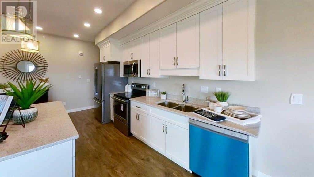 201, 499 Meadow Lake Court E — Brooks, Alberta - Photo 3 of 12