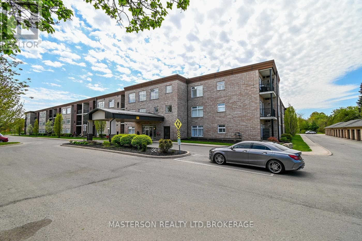 203 - 4644 PETTIT AVENUE — Niagara Falls (Morrison), Ontario - Main photo