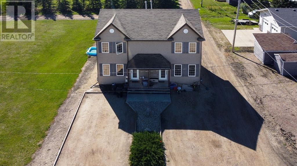 301 1st SE — Falher, Alberta - Main photo