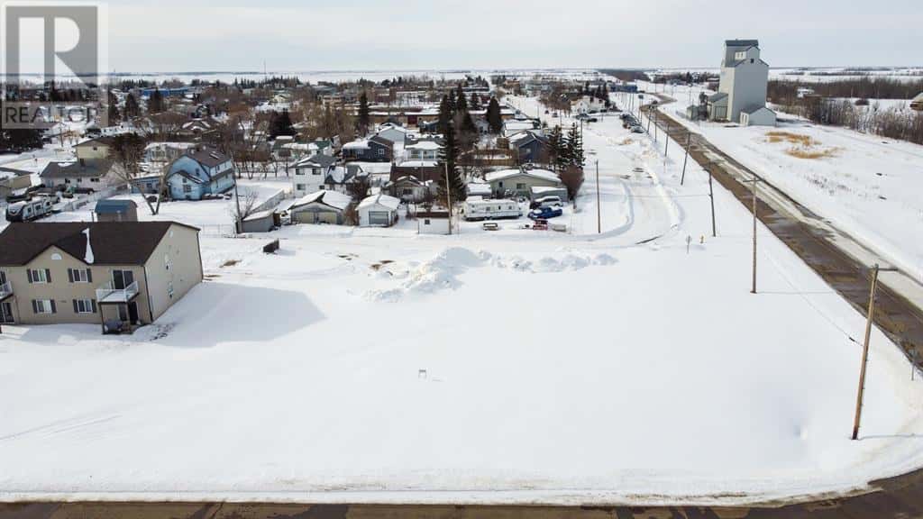 5 4th Street SE — Falher, Alberta - Photo 3 of 5