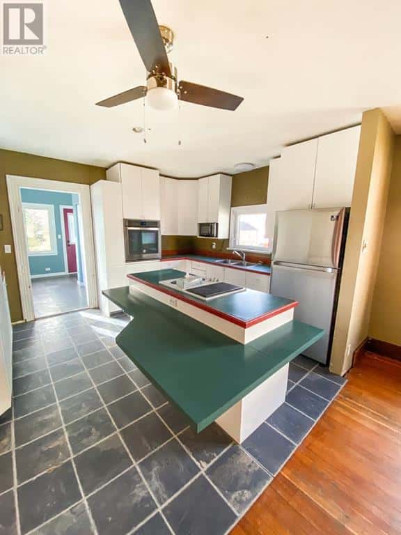 117 1st Ave SE — Falher, Alberta - Photo 5 of 14