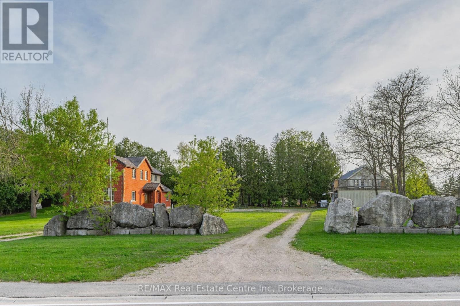 4 BROCK — Puslinch (Aberfoyle), Ontario - Main photo