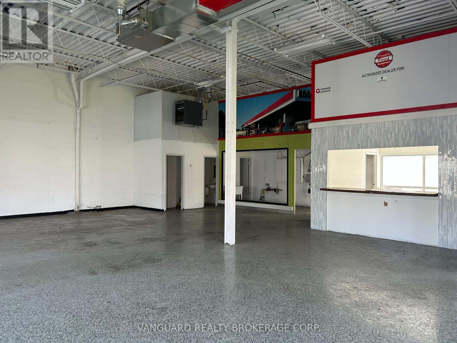 1 - 149 NORFINCH AVENUE — Toronto (Black Creek), Ontario - Photo 2 of 4