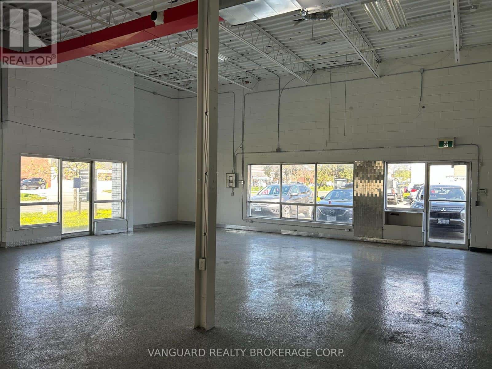 1 - 149 NORFINCH AVENUE — Toronto (Black Creek), Ontario - Photo 4 of 4