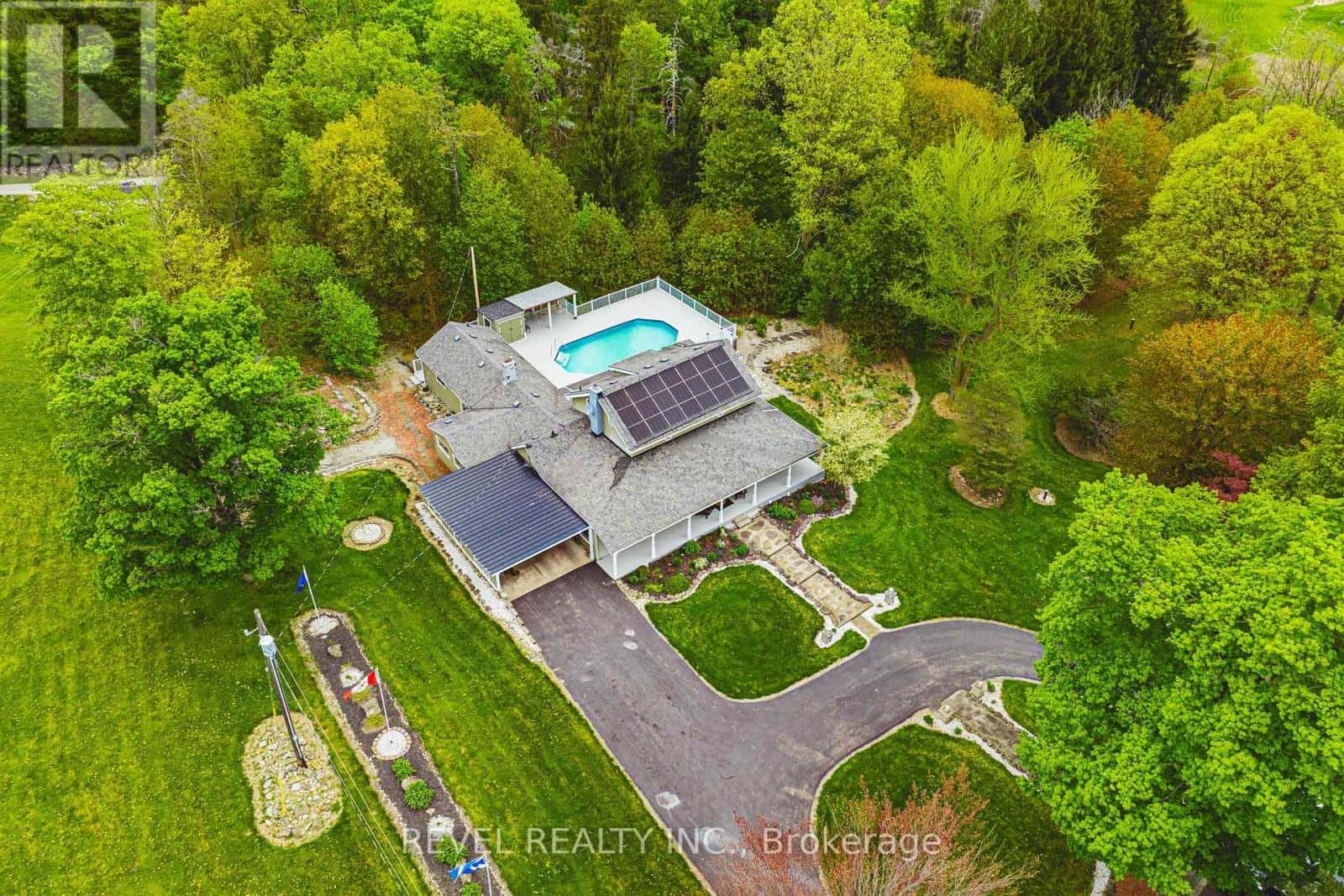 8546 APPLEBY LINE — Milton, Ontario - Photo 4 of 50