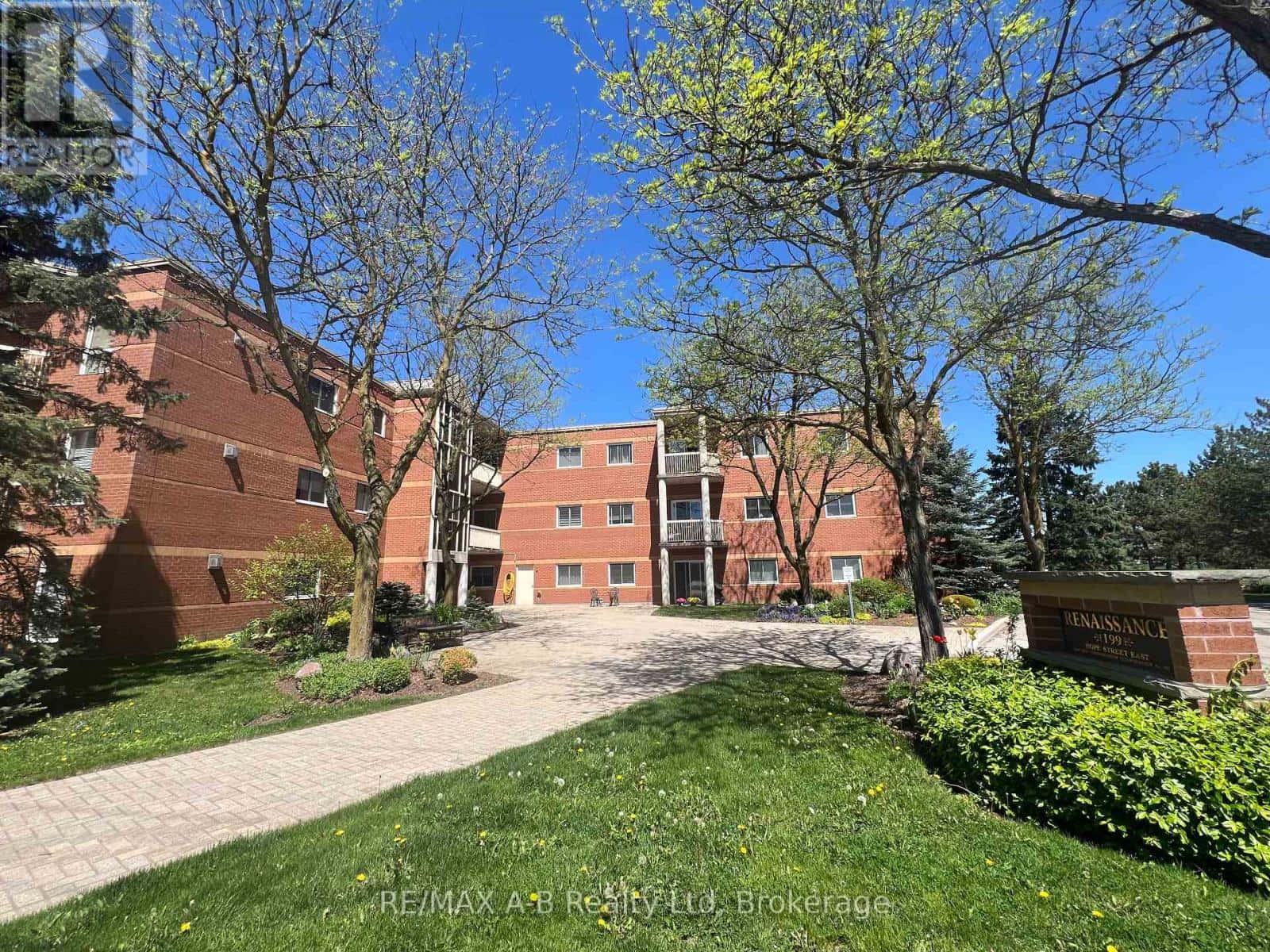 112 - 199 HOPE STREET E — East Zorra-Tavistock (Tavistock), Ontario - Photo 2 of 47