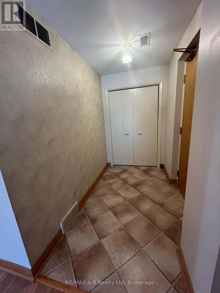 112 - 199 HOPE STREET E — East Zorra-Tavistock (Tavistock), Ontario - Photo 4 of 47