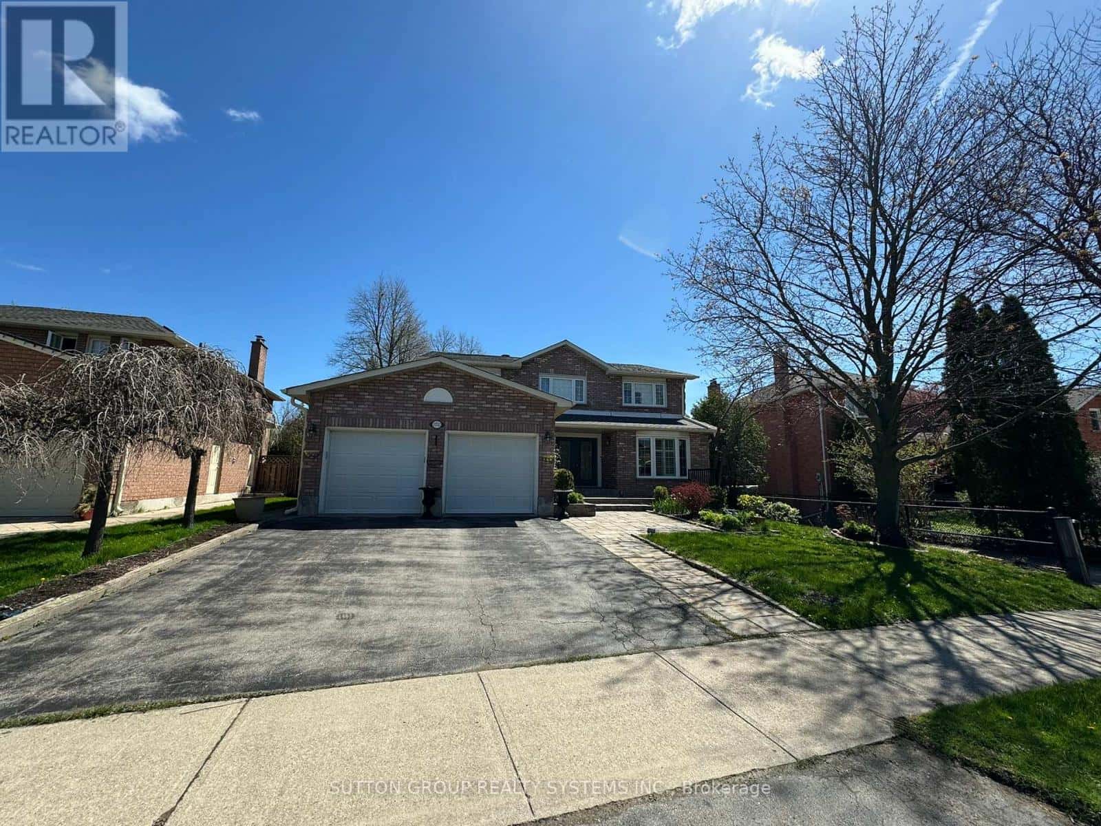 Home in Oakville (GA Glen Abbey)