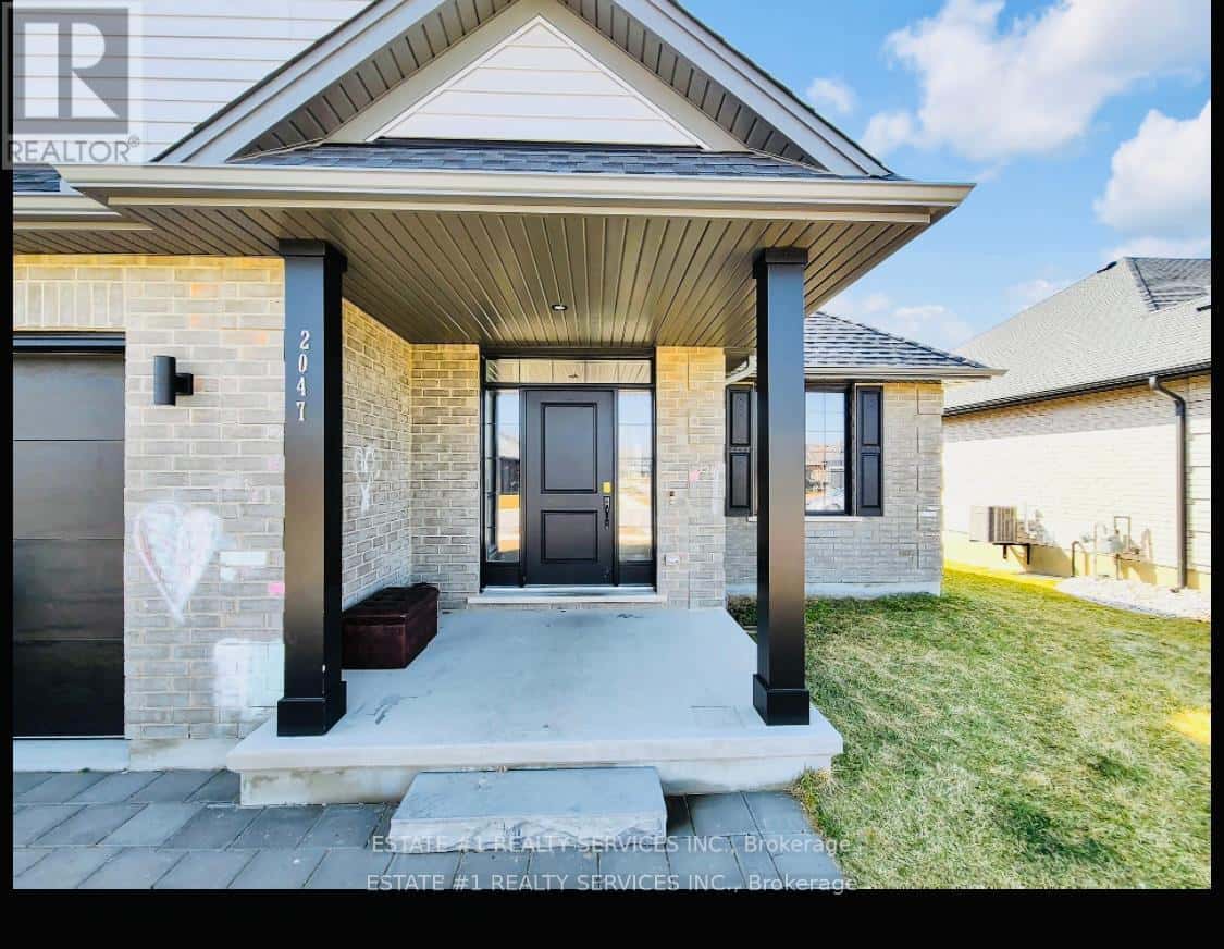 2047 LOCKWOOD CRESCENT — Strathroy-Caradoc, Ontario - Photo 4 of 40