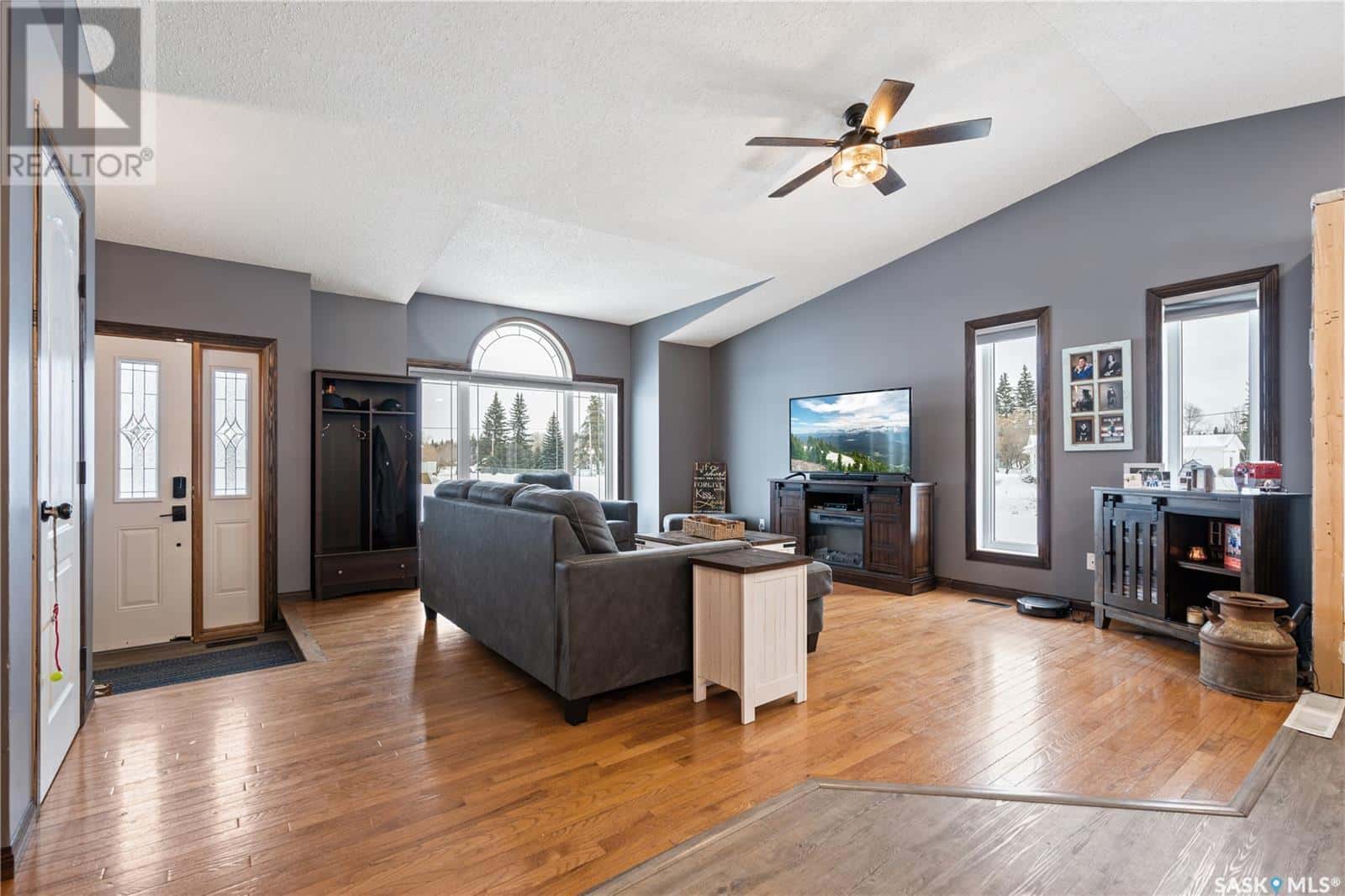 209 1st STREET W — Pierceland, Saskatchewan - Photo 2 of 42