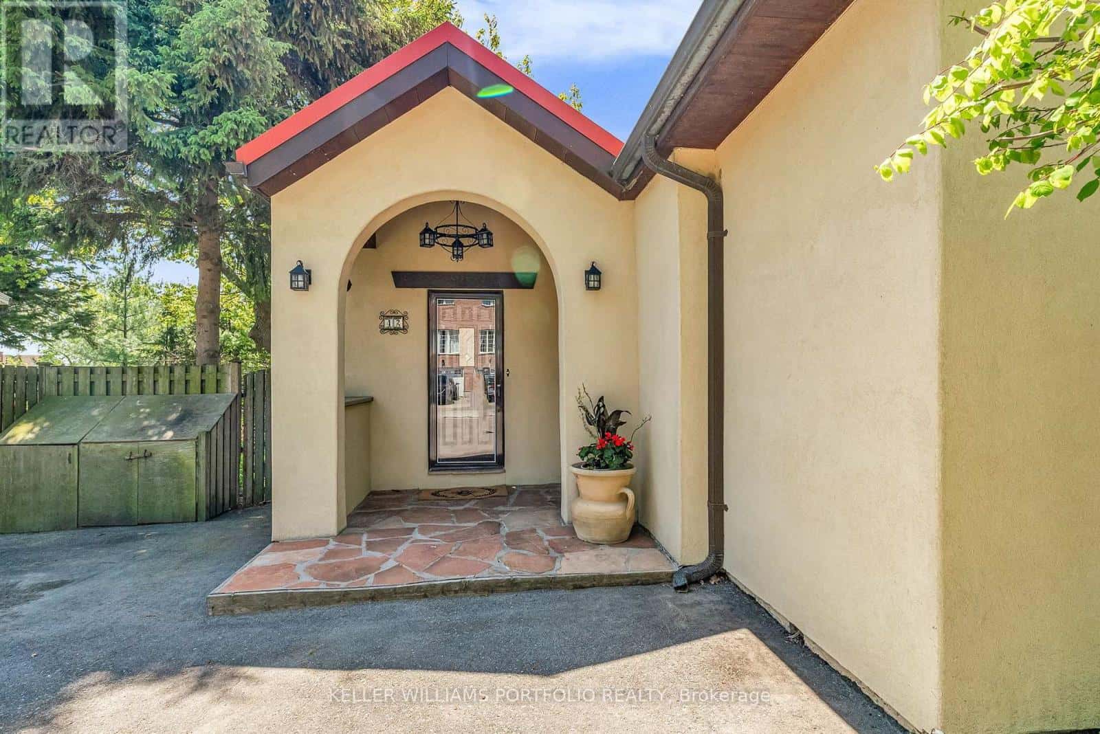 42 FORTY FIRST STREET — Toronto (Long Branch), Ontario - Photo 2 of 90