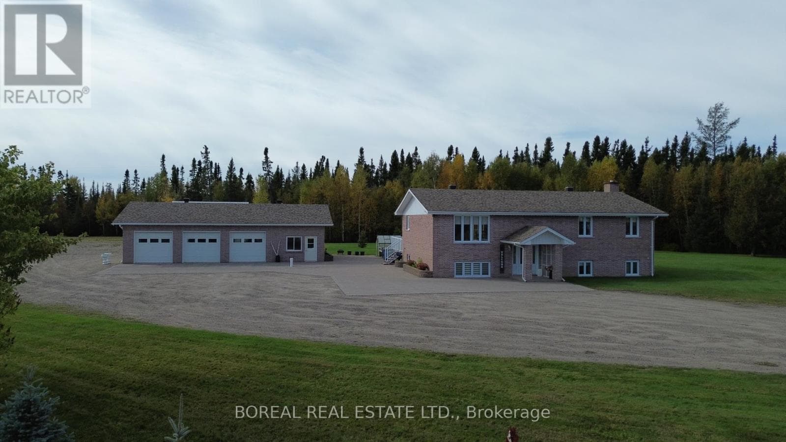 806 HWY 652 — Cochrane, Ontario - Main photo