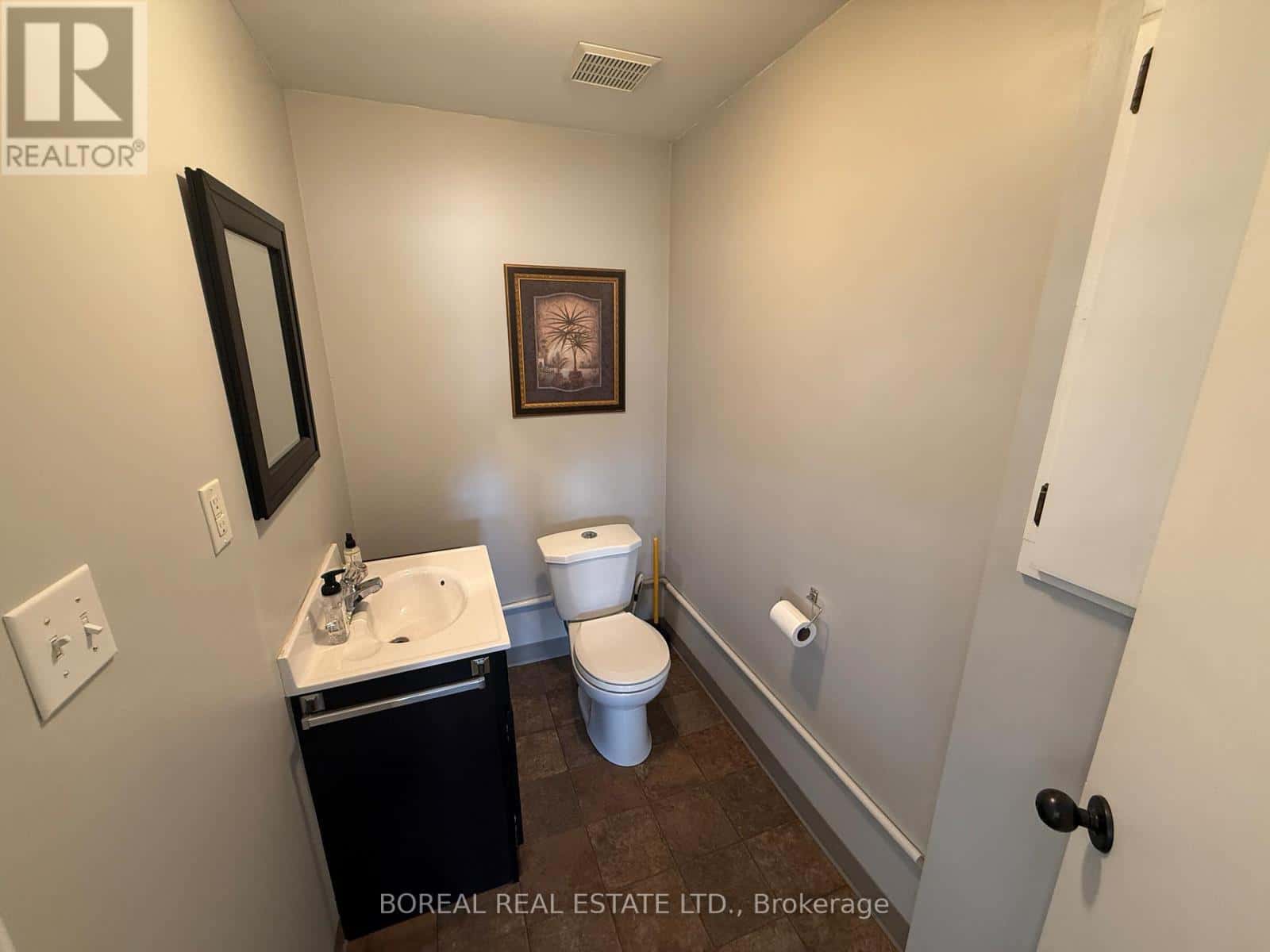 806 HWY 652 — Cochrane, Ontario - Photo 4 of 50