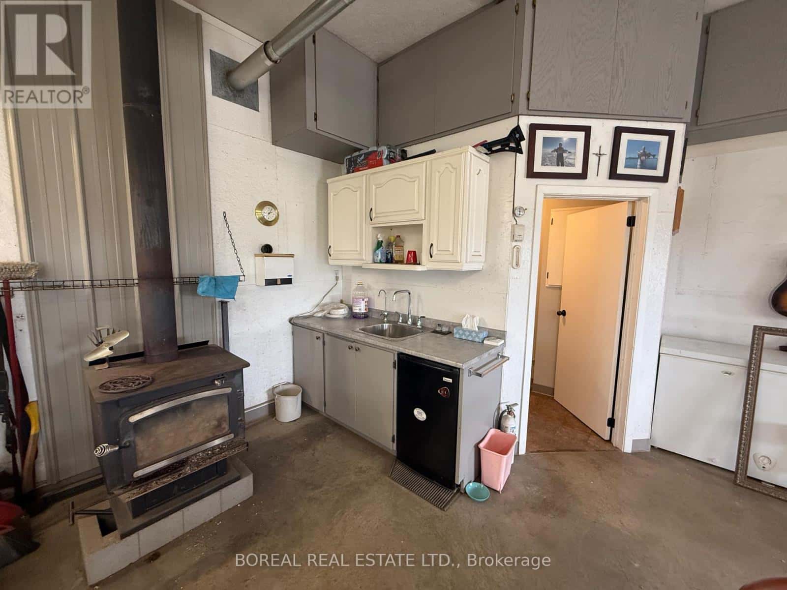 806 HWY 652 — Cochrane, Ontario - Photo 5 of 50