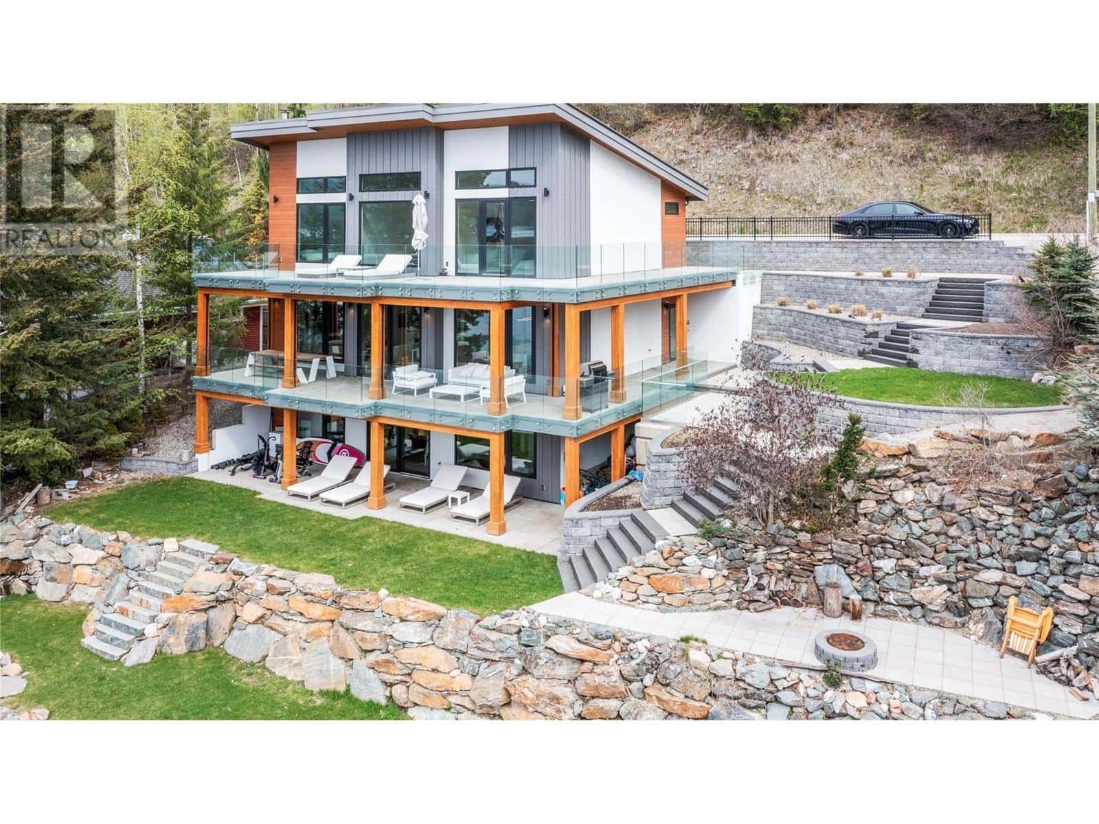 8200 Squilax Anglemont Road Unit# 6 — Anglemont, British Columbia - Photo 3 of 64