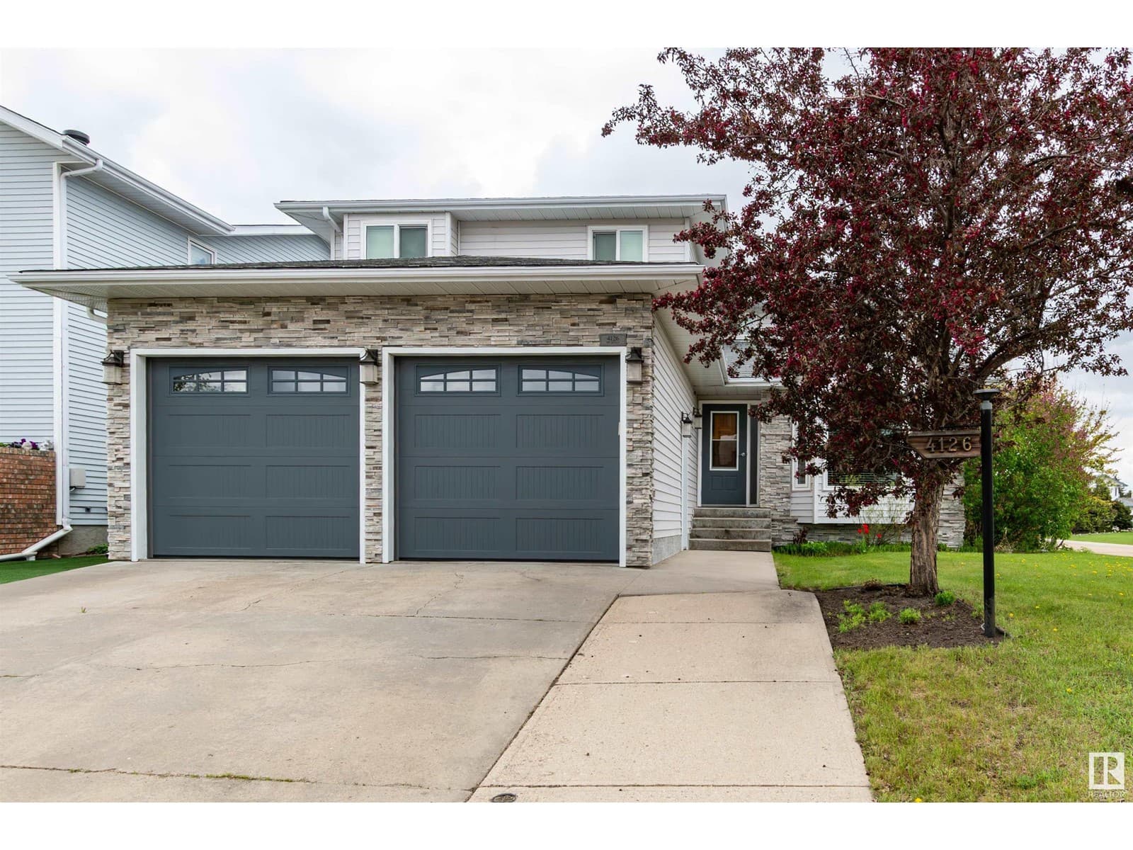 4126 46 ST — Vegreville, Alberta - Main photo