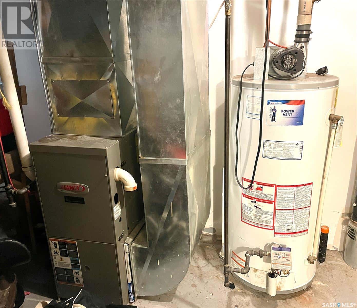 301/303 30th STREET — Battleford, Saskatchewan - Photo 3 of 5