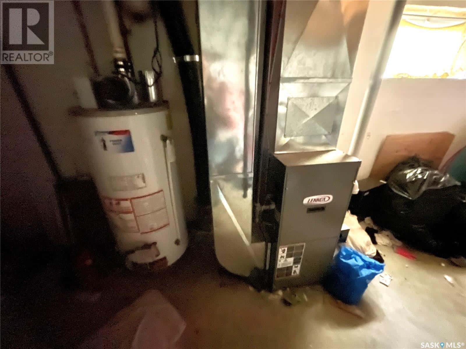 301/303 30th STREET — Battleford, Saskatchewan - Photo 5 of 5