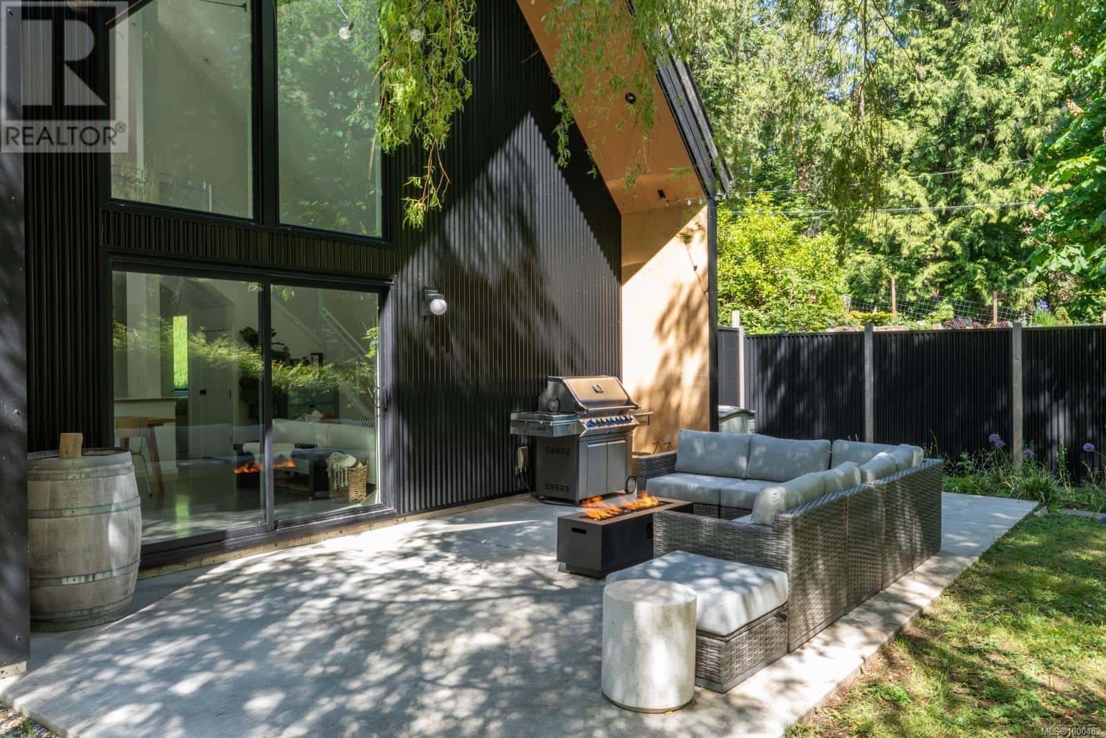 146 Menhinick Dr — Salt Spring, British Columbia - Photo 2 of 41