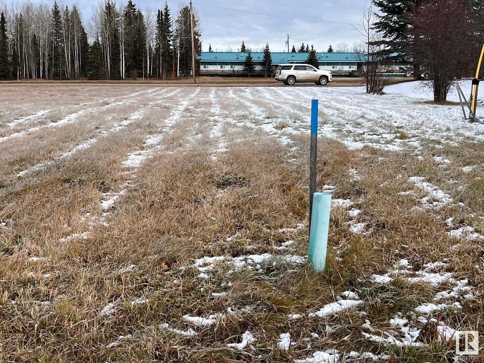 5122 & 5118 50A ST — Cynthia, Alberta - Photo 3 of 8