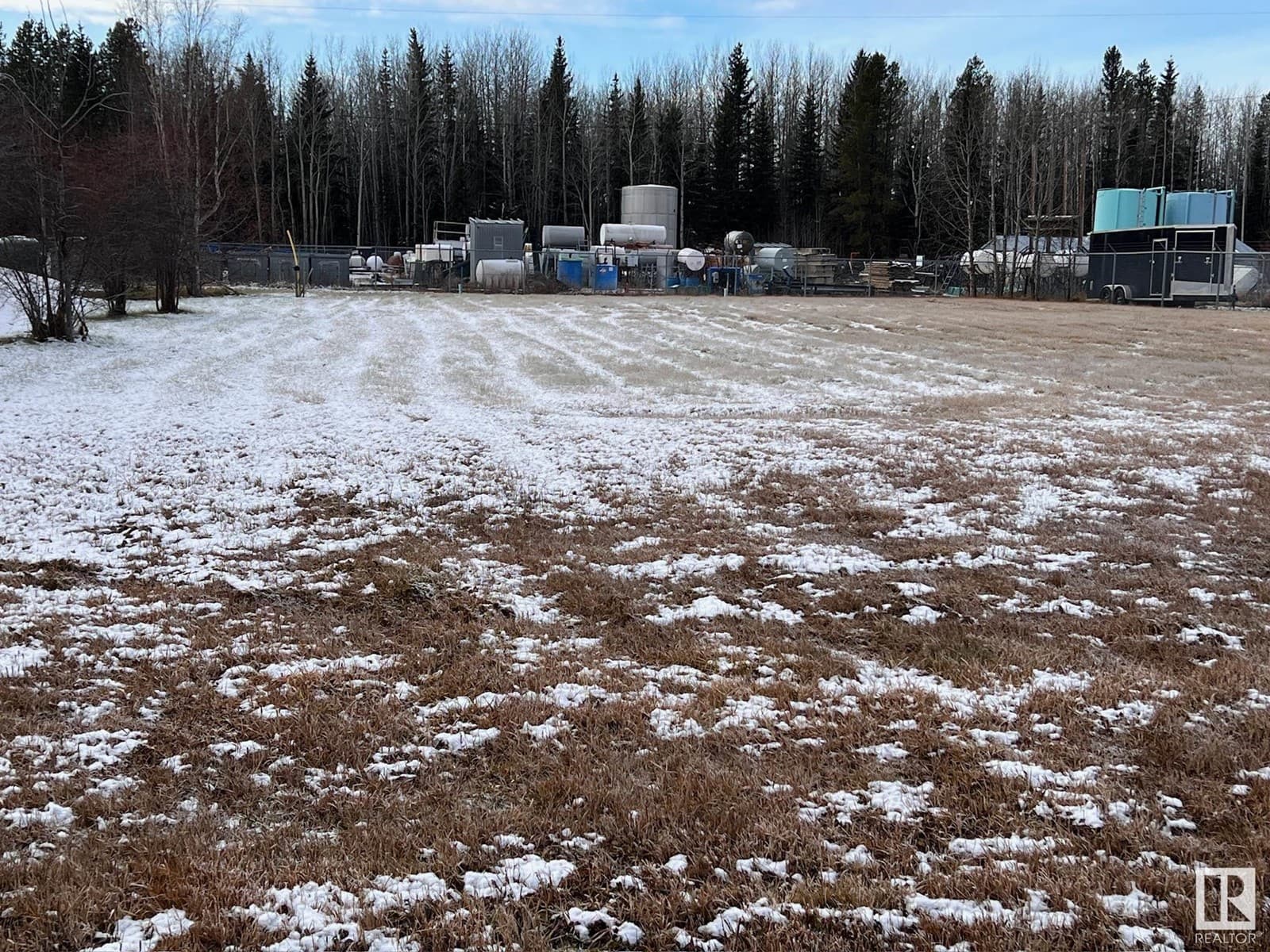 5122 & 5118 50A ST — Cynthia, Alberta - Main photo