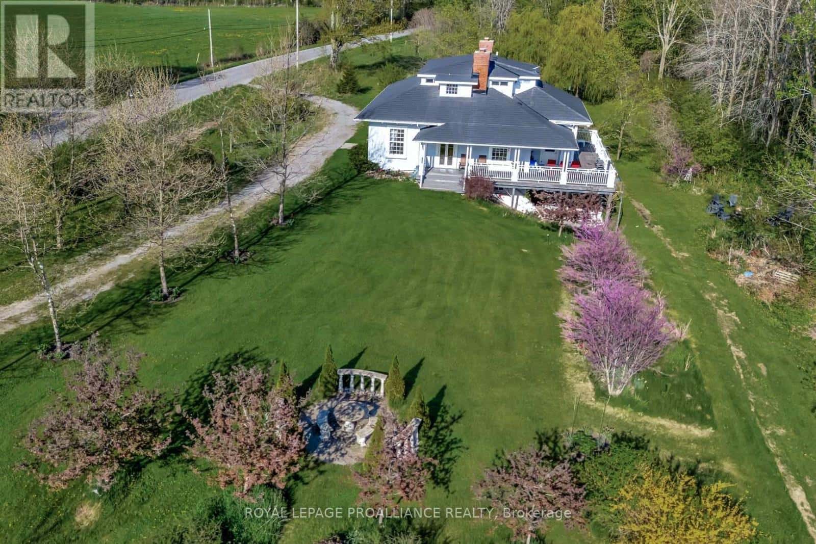 1479 LAKESIDE DRIVE — Prince Edward County (Ameliasburgh), Ontario - Photo 5 of 45